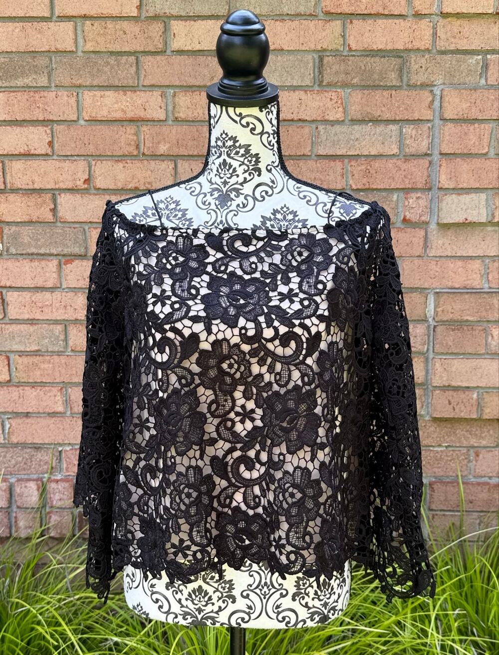 NWT Alice + Olivia Prena Cold Shoulder Black Lace Top XS